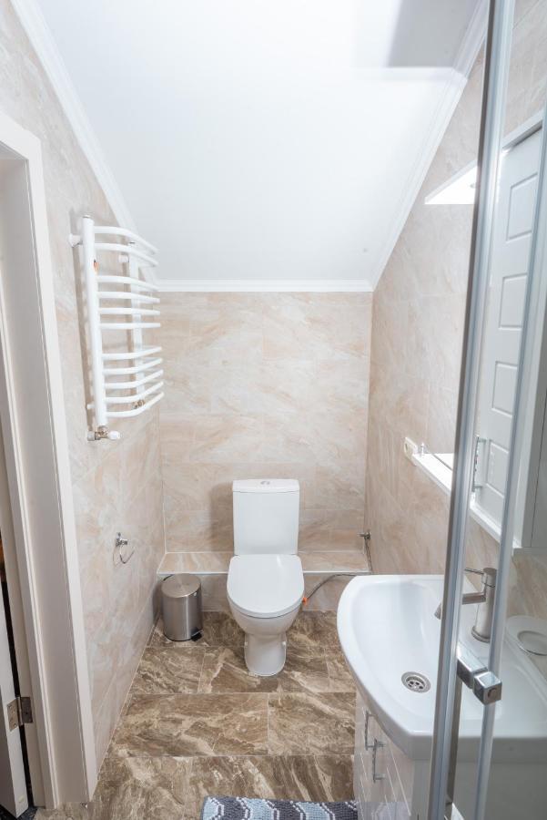 Residence Nesh Tatariv Ngoại thất bức ảnh